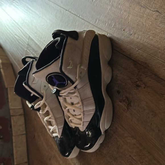 Black and white Jordans - Picture 4 of 4